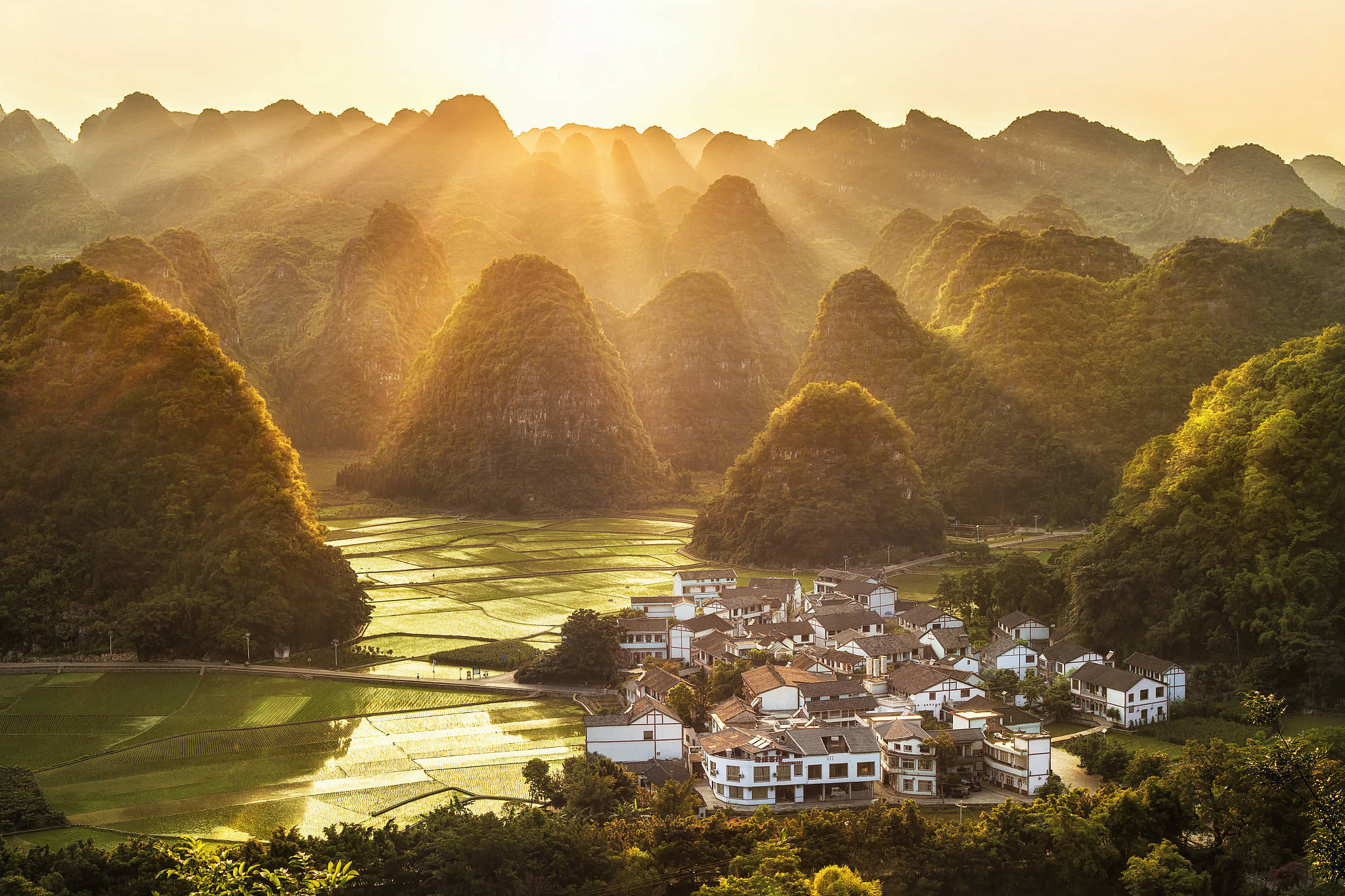 兴义市万峰林景区介绍图片