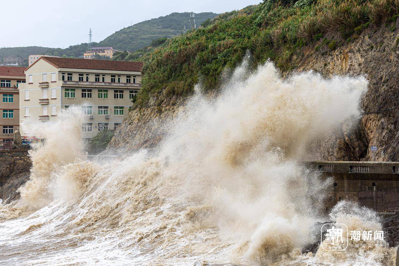 台风"格美"来袭 温岭公安海边守护平安