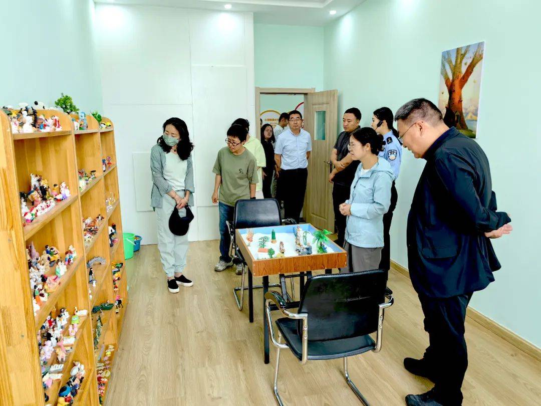 【开放月活动】民盟青海省委到西川监狱开展"黄丝带"捐赠活动
