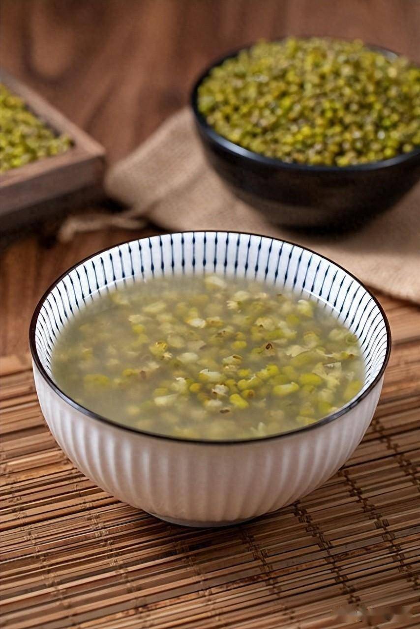 夏天煮绿豆汤,最忌直接下锅煮!记得多加这1步,煮开花,不发红