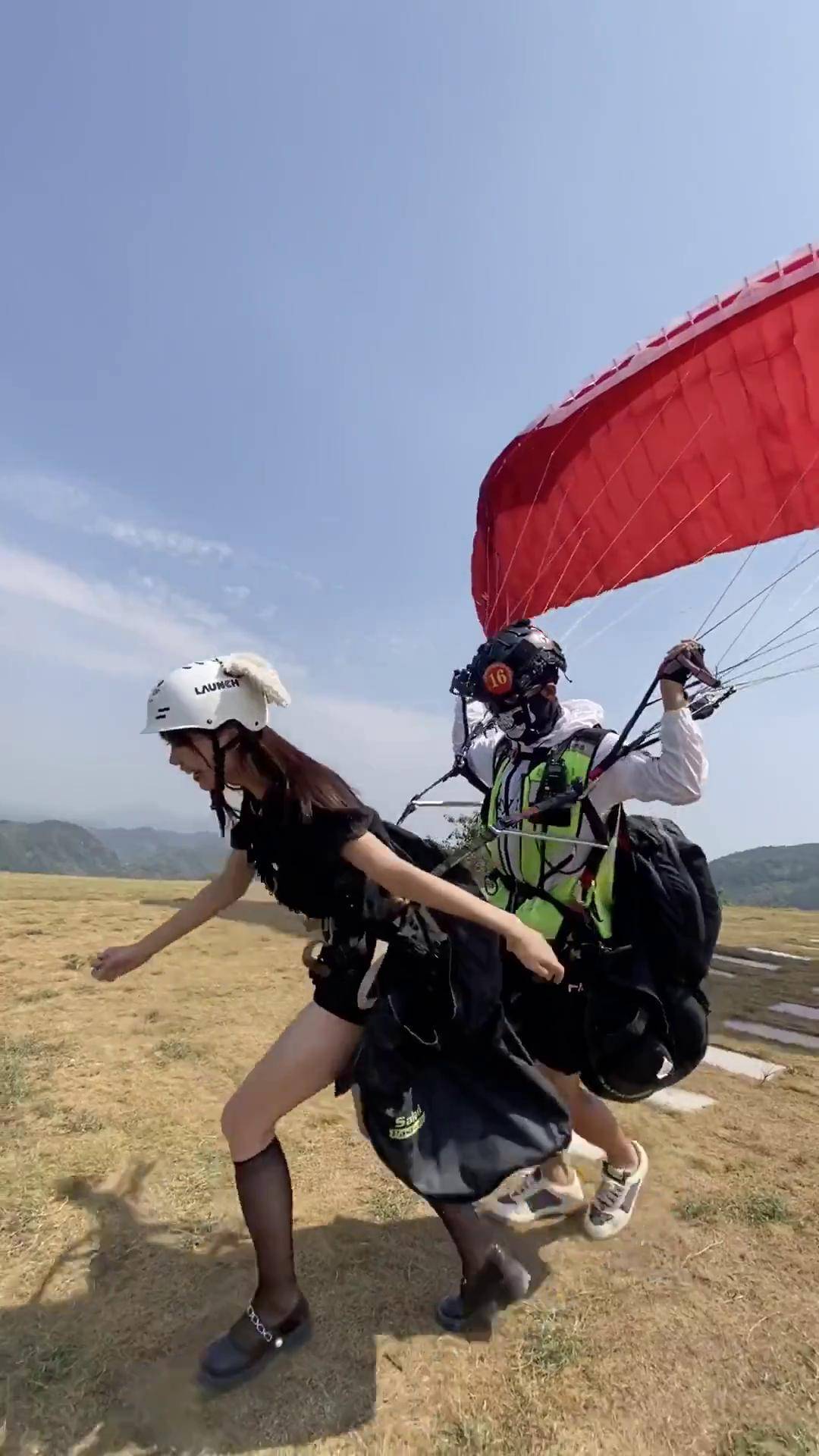 天气好,一起滑翔天空吧滑翔伞 太阳哥哥带你飞 长沙黑麋峰滑翔伞