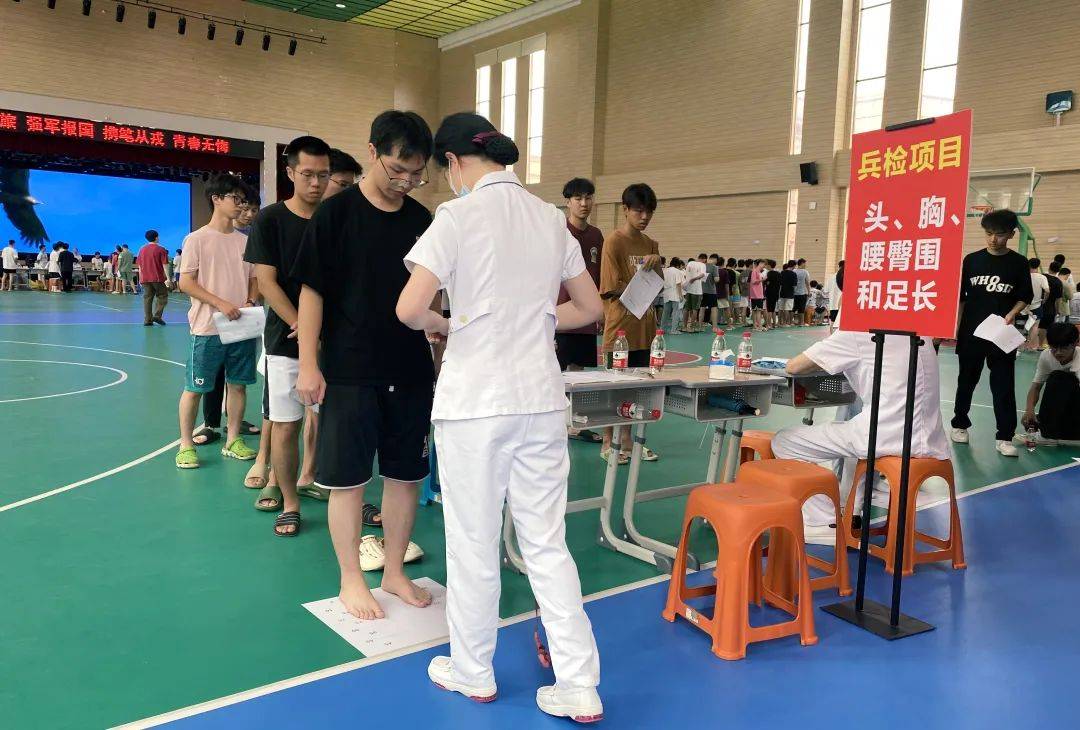 征兵体检,厚街小伙颜值太高了