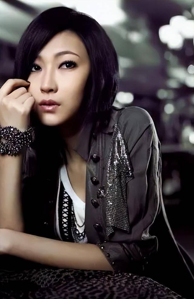 "成名艰辛"李荣浩:遭遇重大车祸导致失忆,成名后抛弃女友