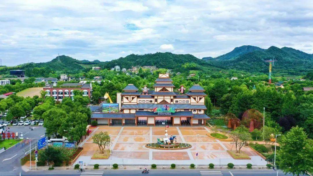 【安吉开元嘉乐比度假酒店】￥899起住田园雅致双床房(加价可升级房型