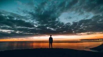 无人可靠的时候,自己站直!