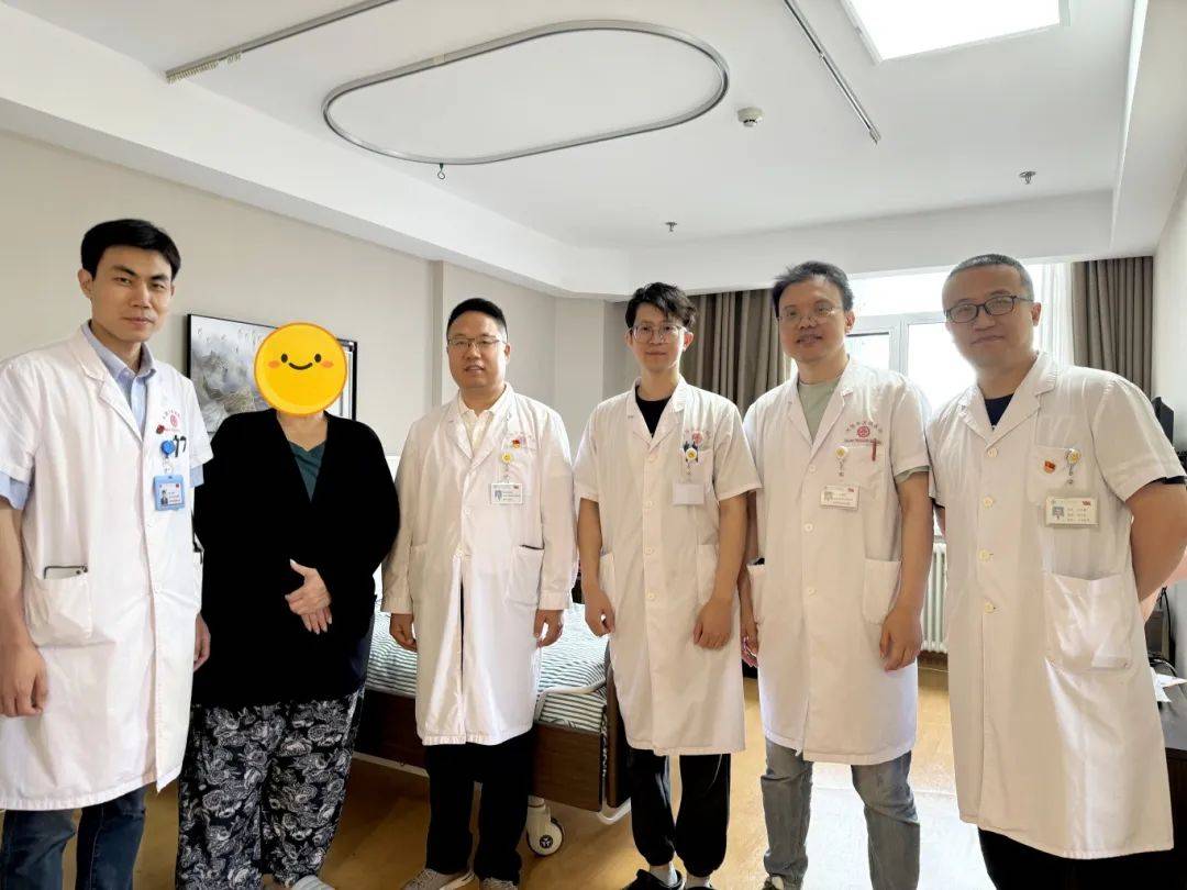 擅長：成人發育性髖關節發育不良、DDH人工關節置換術、運動醫學。專家預約掛號，只需要您的一個電話的簡單介紹