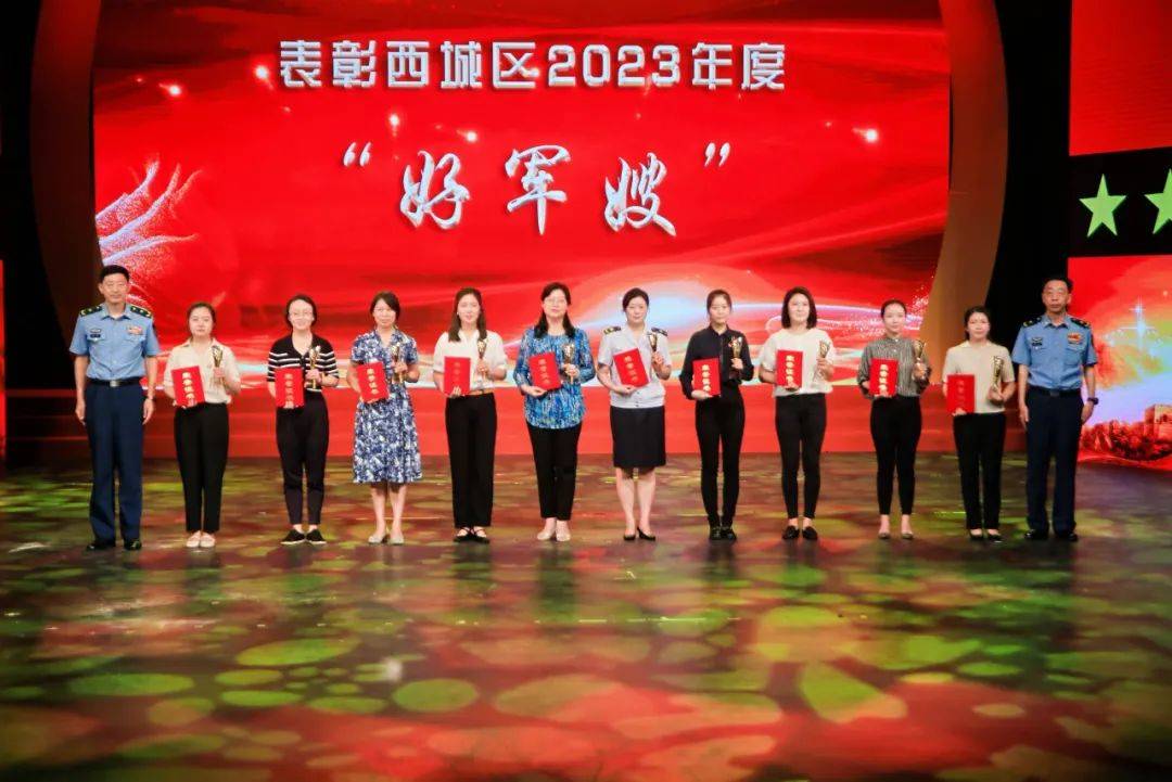 中央军委办公厅少将副主任石大庆,全国双拥工作领导小组成员兼办公室