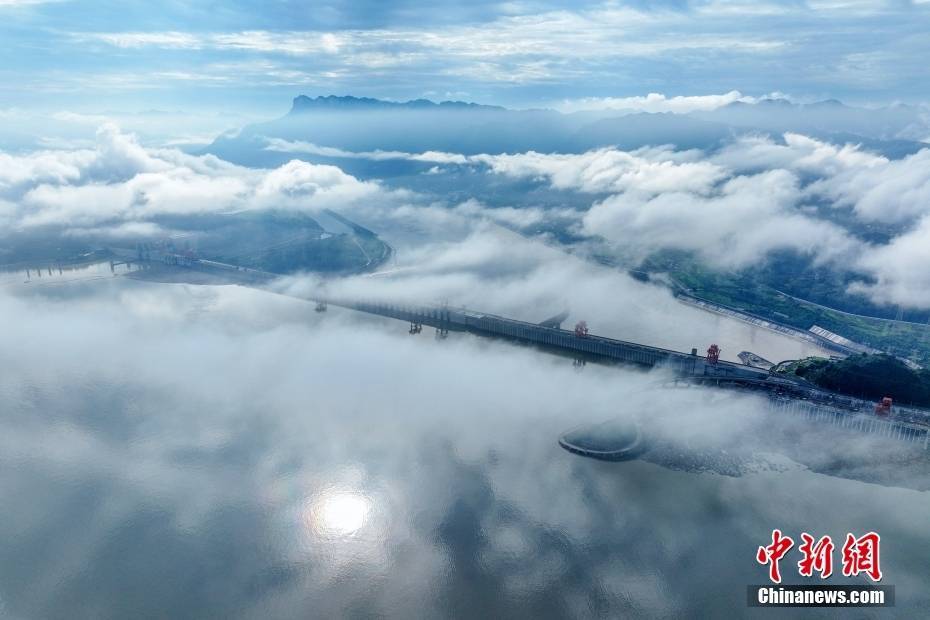 三峡水库泄洪孔关闭 加快长江第3号洪水退水