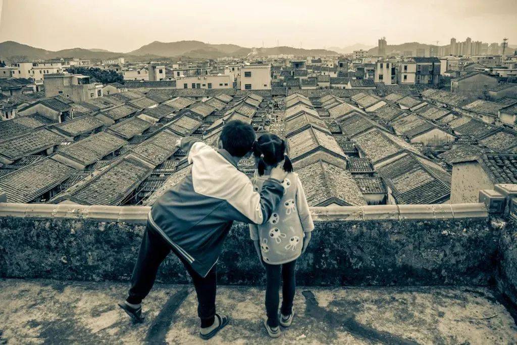 兄弟姐妹即使断交了,也要帮这三个忙,这不是心机,而是远见