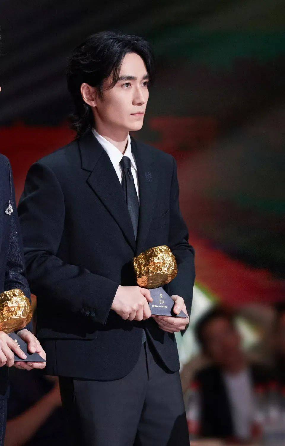 张佳宁高至霆分手?朱一龙被保送百花奖?杨紫整容脸僵硬?