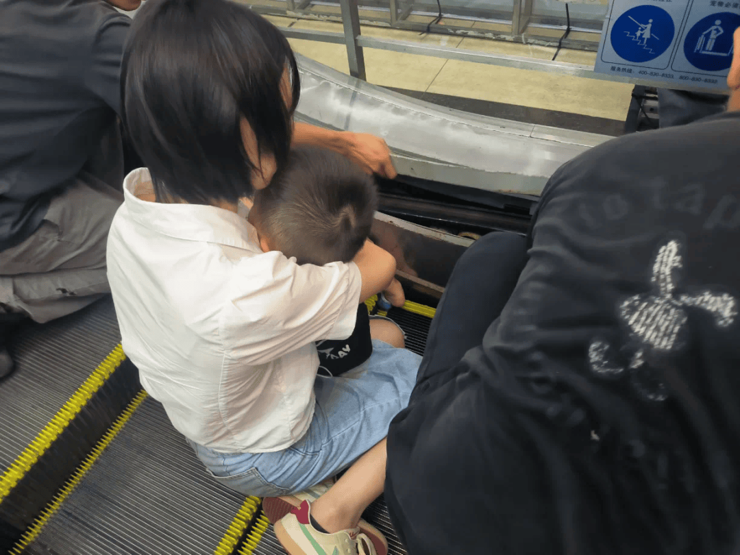 "熊孩子"暑假获"卡",探险变困境?