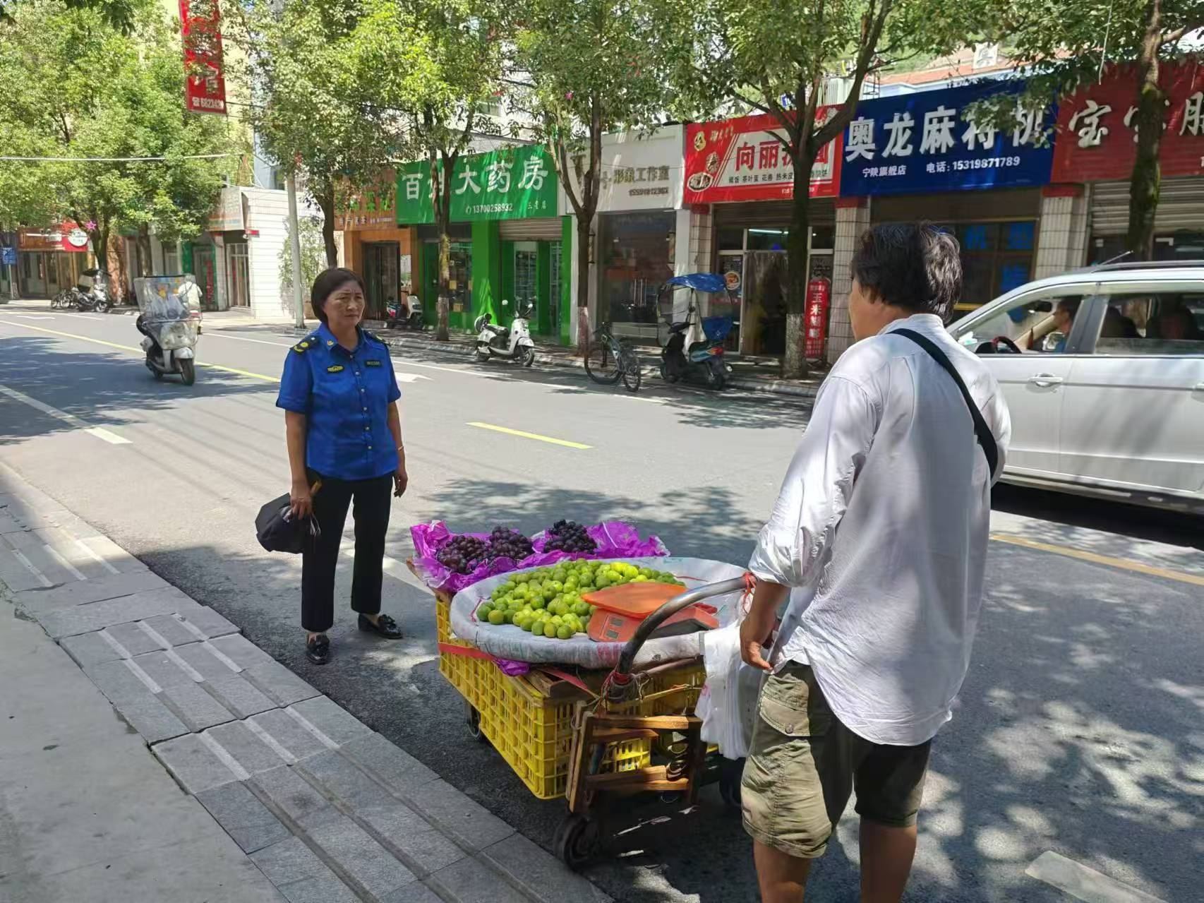 🌸草原全媒【2024正版资料大全免费】_海淀区北三环沿线上新“城市家具”，方便市民休憩遛弯