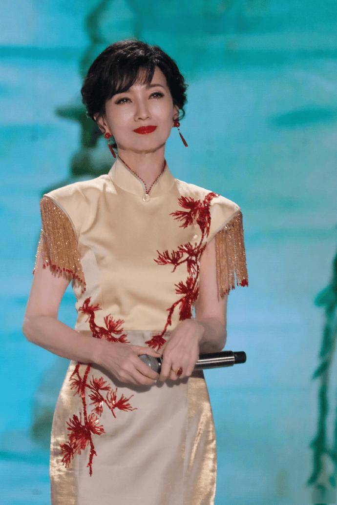 不老女神赵雅芝,71岁变成这样了.