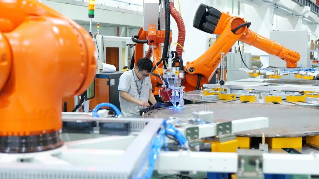 从卖设备到卖产线,"光谷造"氢工厂,机器人全面上岗,产能提升10倍