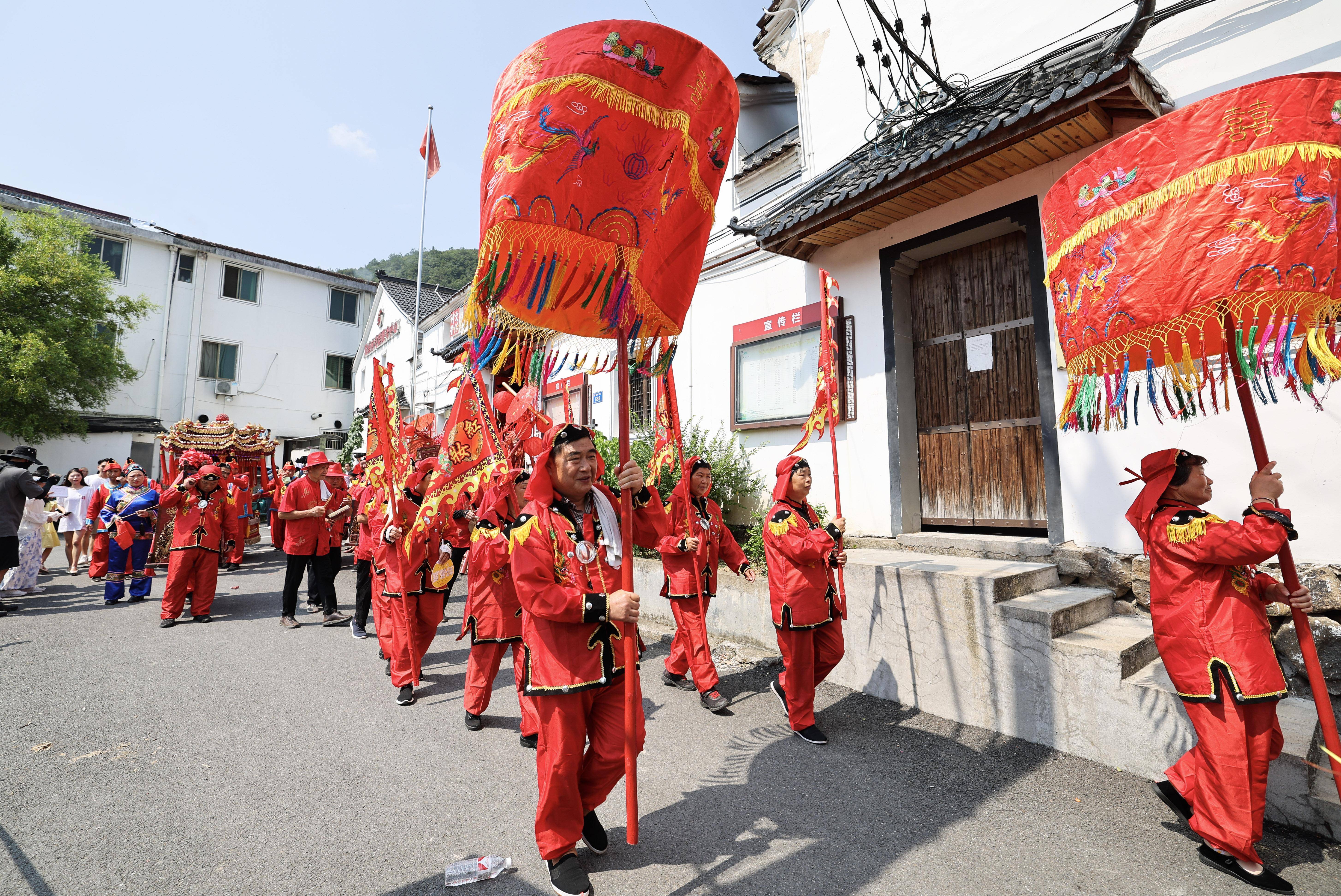 七夕民俗文化旅游节点亮乡村"甜蜜经济"