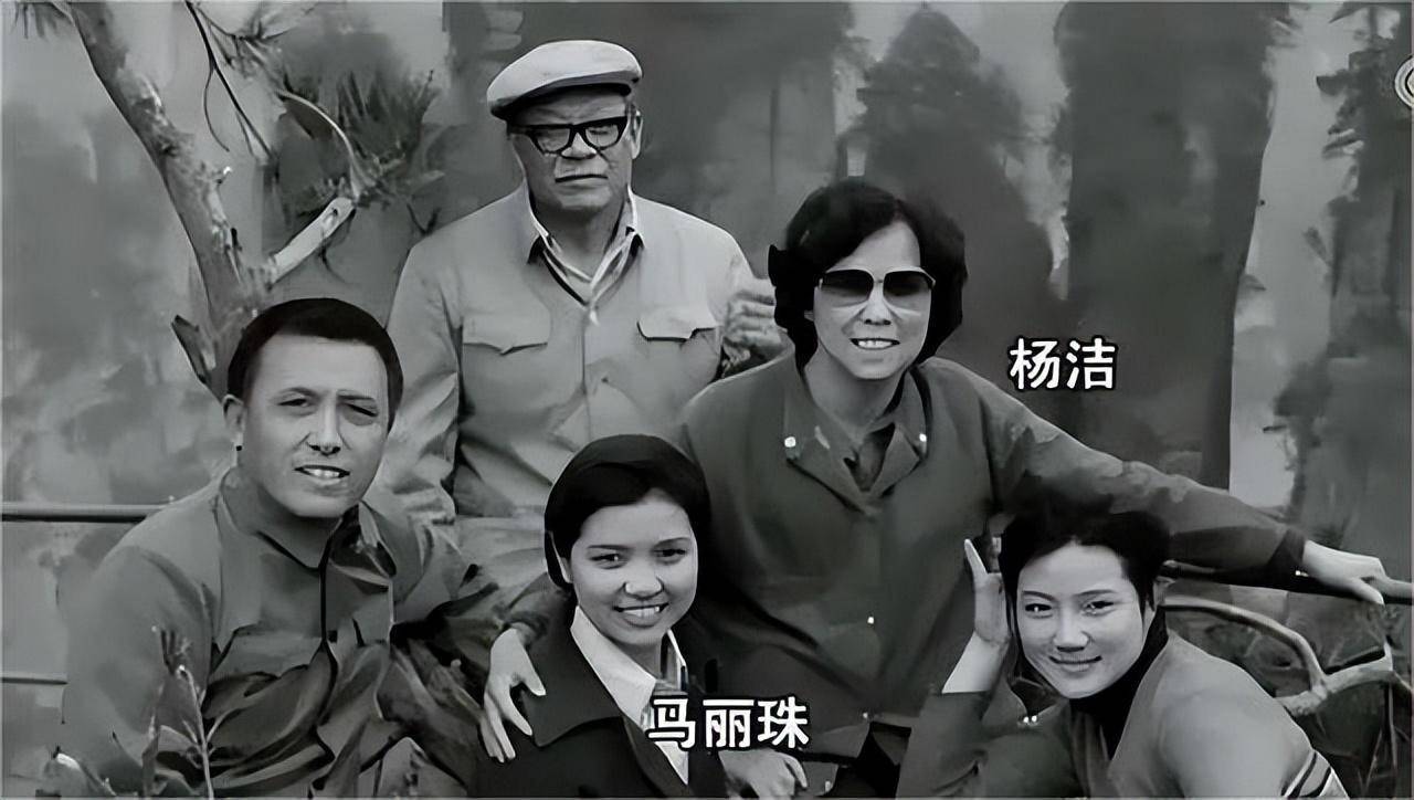 杨洁:40岁带着3娃嫁给26岁男友,相守到老不离不弃,成夫妻楷模