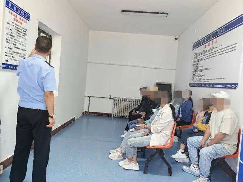 自8月以来,柴达木监狱接见中心为前来会见的罪犯亲属开展反诈知识现场