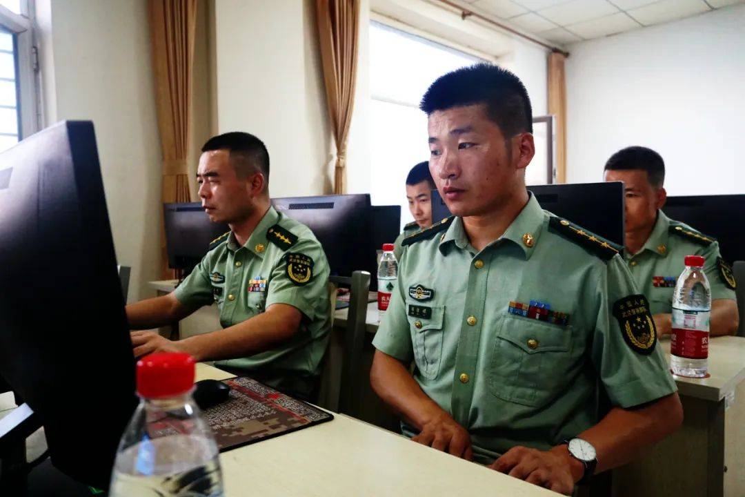 发指导员队伍动力活力，提升基层政治工作队伍建设水平。理论测试见真功