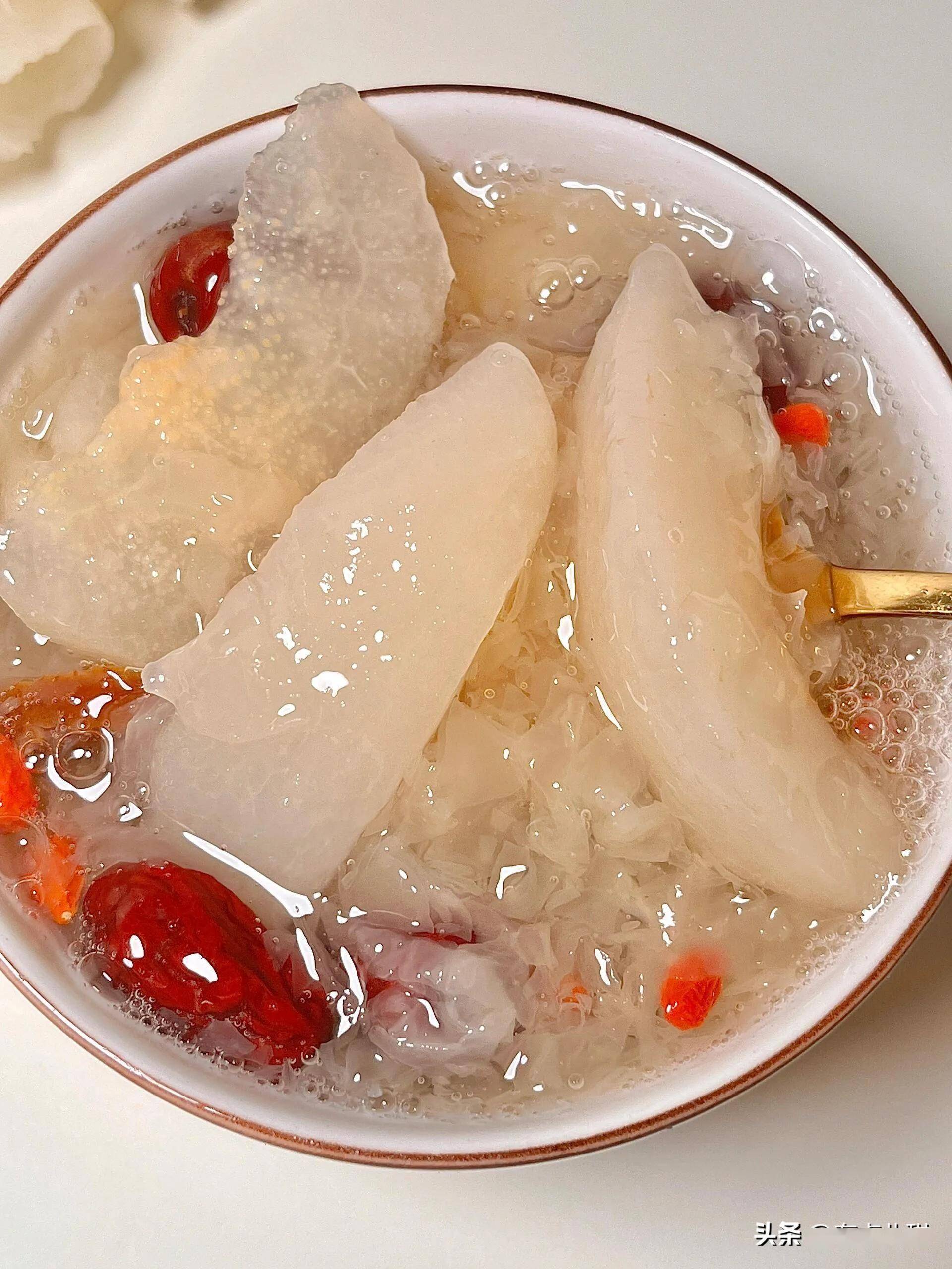 后,"少吃二瓜,多吃4白",补气润肺升免疫,一年身体棒_山药_红枣_银耳