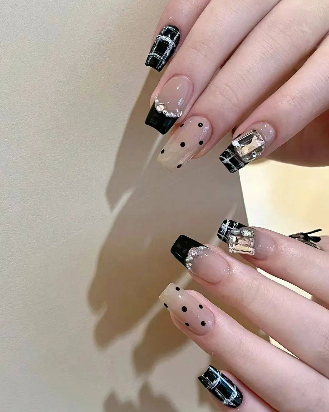 美甲店转型爆单可以赶紧加入美梨工坊开起属于你的网红美甲店0保证金