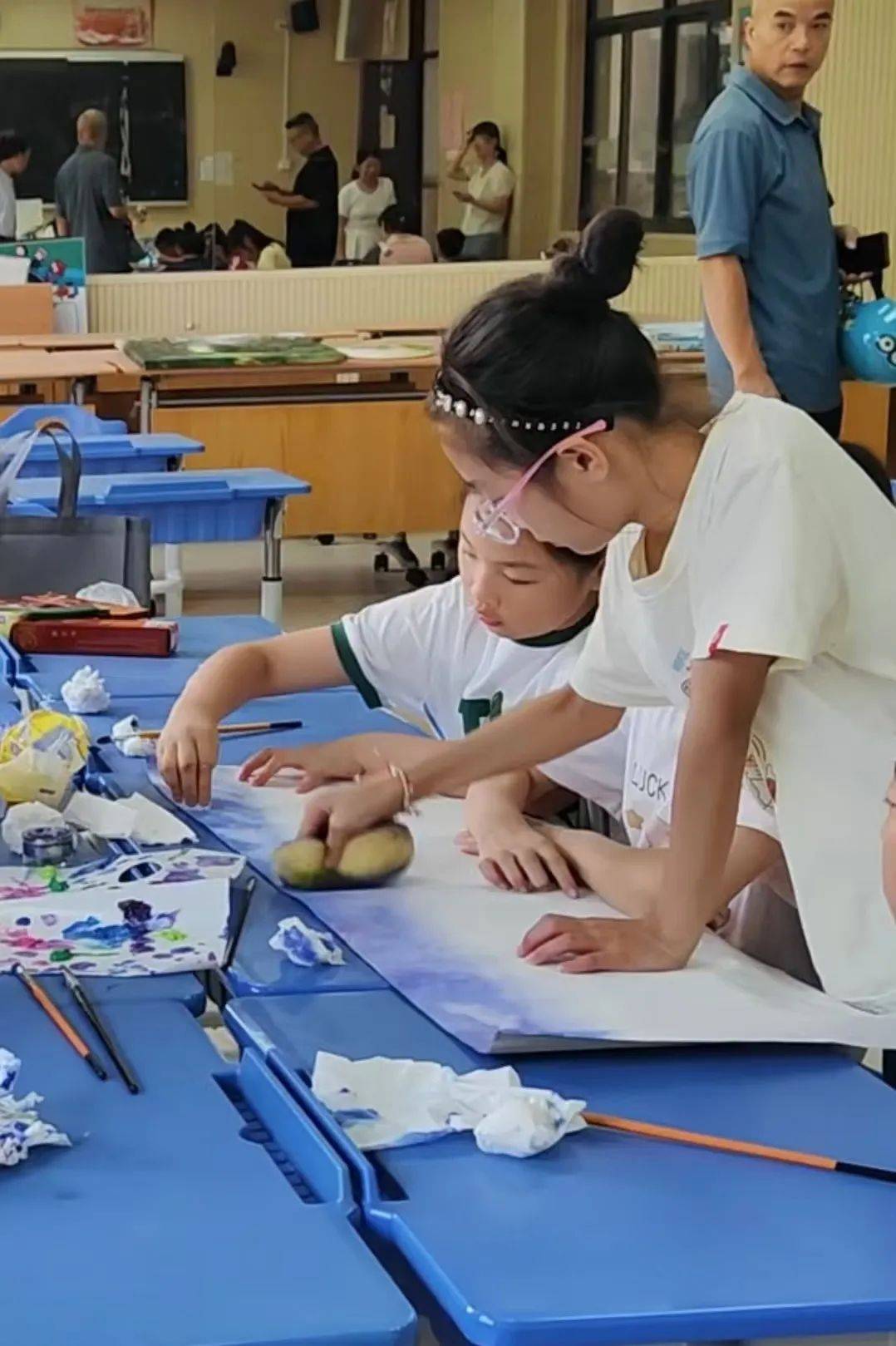 挹秀园| 绘画何必在纸上——育秀小学暑期特色活动