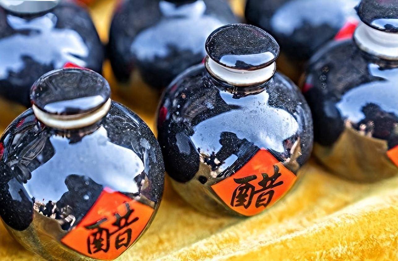 50岁大叔,坚持喝醋"软化血管",半年后情况怎么样?一起来看看