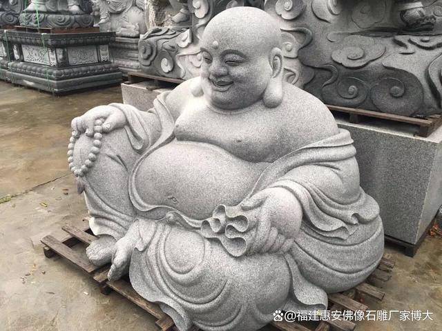 从嬉笑怒骂到慈悲为怀:布袋和尚与弥勒佛