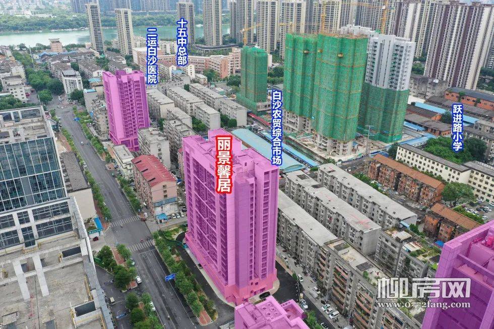 丽景馨居位于柳北区白沙片长风路3号,项目走的是精致路线,由2栋住宅,1