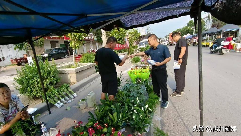 鸿畅镇巧用"赶集日"开展反诈骗宣传工作