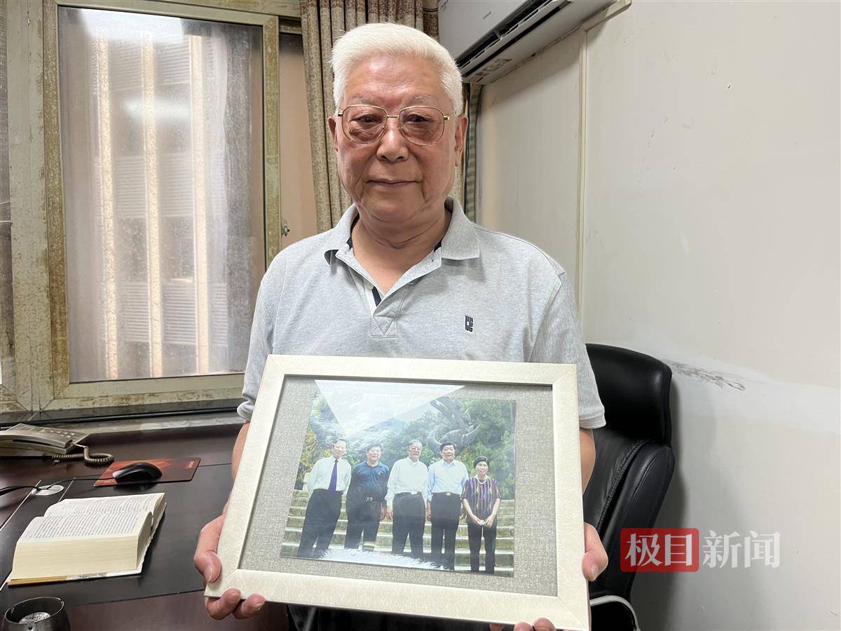 追忆周光召院士的两次湖北行_刘会永_报告_科普