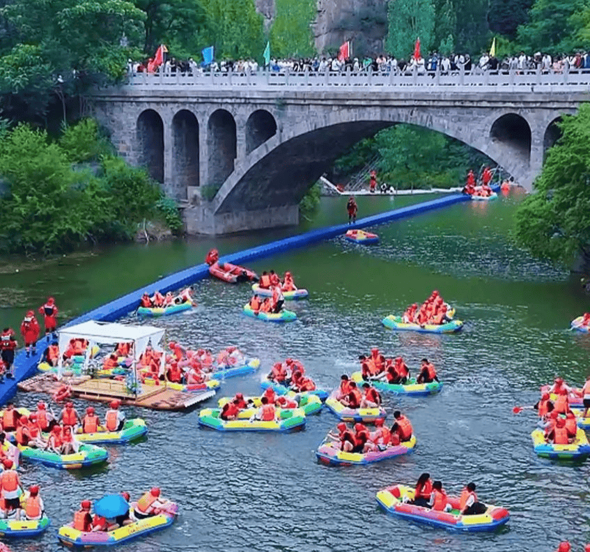 辉县关山漂流图片