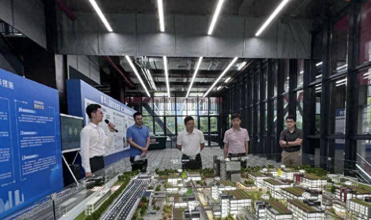 前海检察院检察长到前海深港青年梦工场调研港企发展情况_杨时敏_港澳_企业