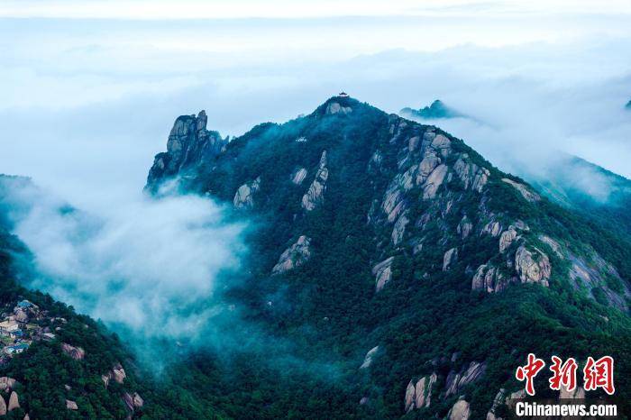 安徽九华山天柱仙踪景点现云海景观