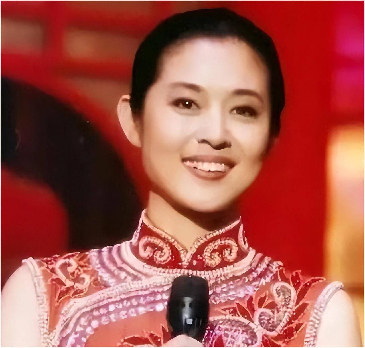 风水轮流转,当年嘲讽倪萍是老女人的陈红,竟落了个这样的下场_陈凯歌