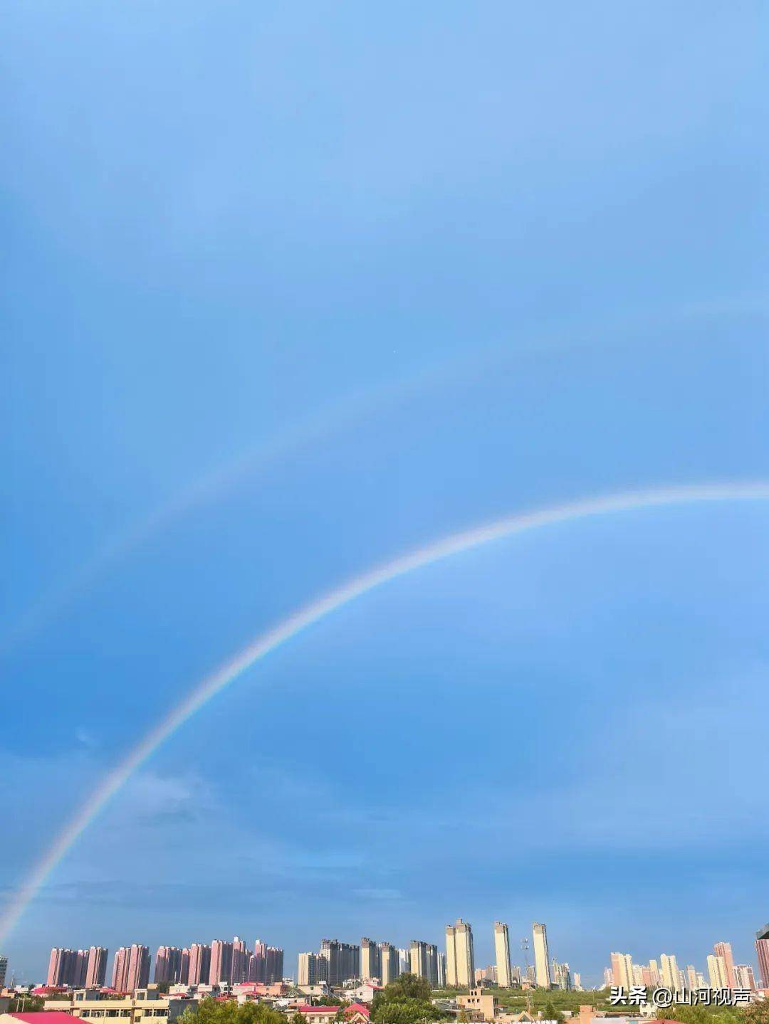 双彩虹刷屏啦 武安20日傍晚的天空太惊喜