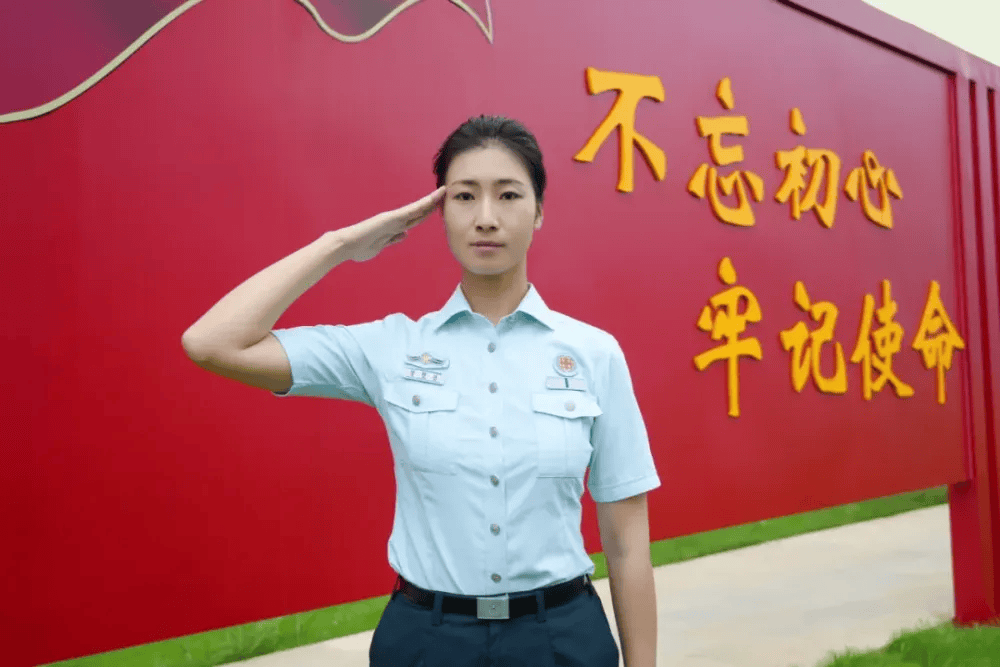 军乐团乐手→仪仗女兵→军博解说员→文职人员……