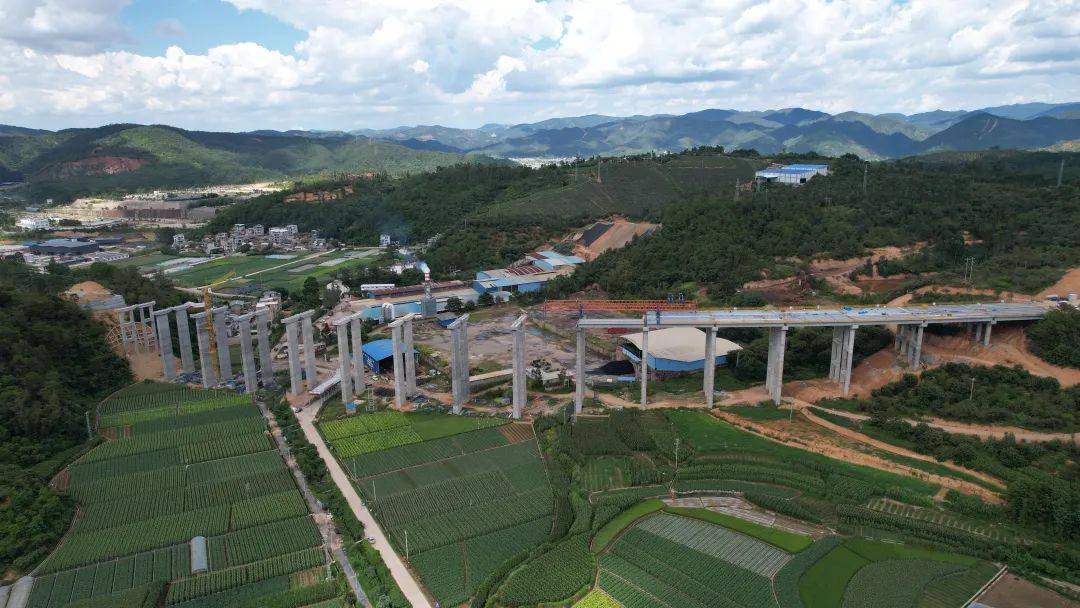重在"谋" 贵在"推" 实在"建"——峨石红高速(玉溪段)奋力共赴全线通车
