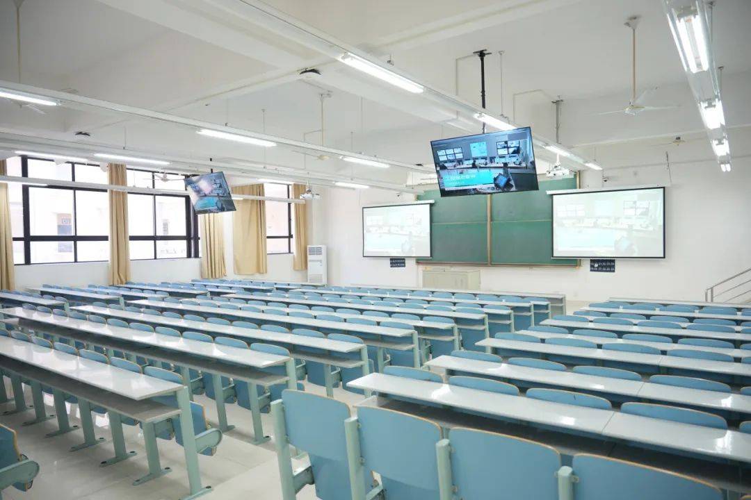 宽阔新的投影机全新升级为激光投影机88座以上多媒体教室投影仪清晰度