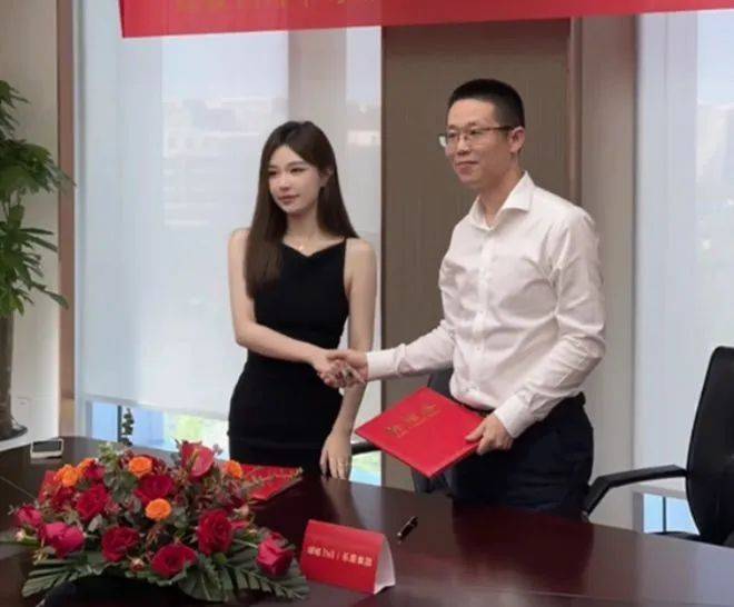 雪梨被曝吸毒,离婚后疑勾引曝料人老公