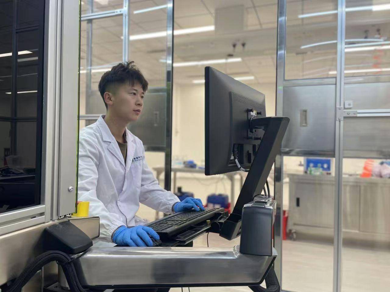 北大,港科广,季华实验室,技校生在这里穿上科研"白大褂"