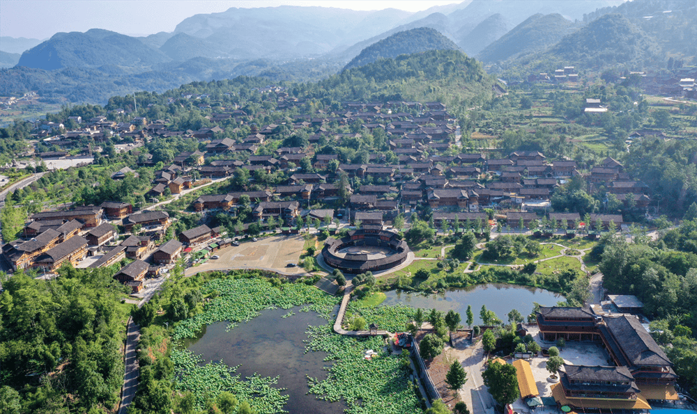 仡佬之源景区龙潭古寨航拍.