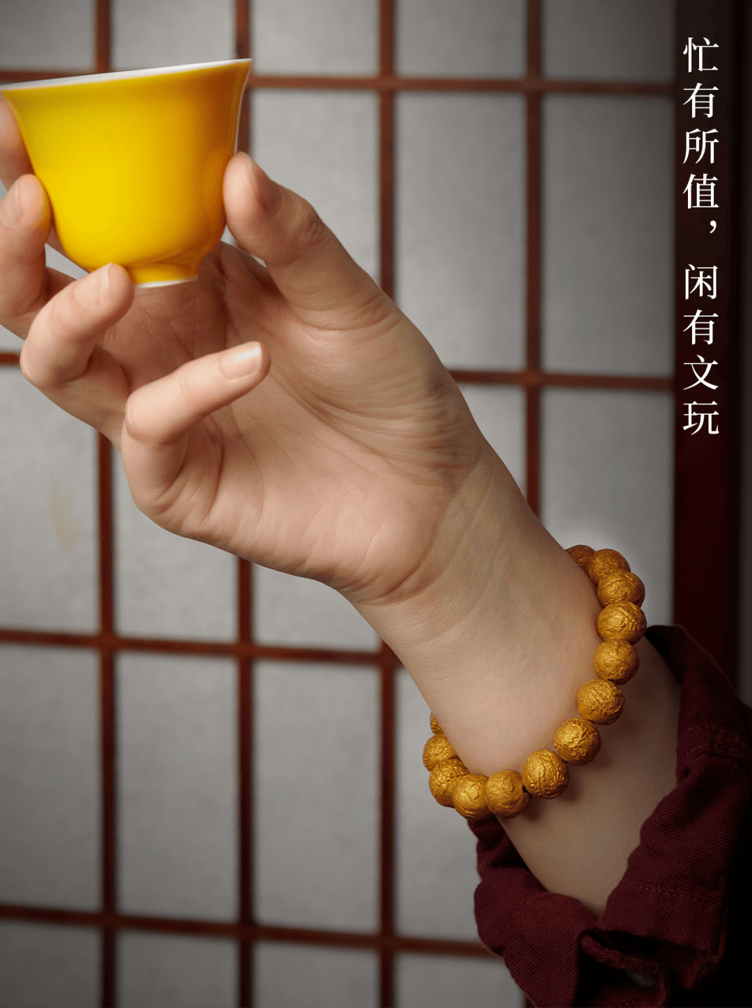 他用龙涎香做手串:龙香伴,龙气升,绕腕清灵温雅!