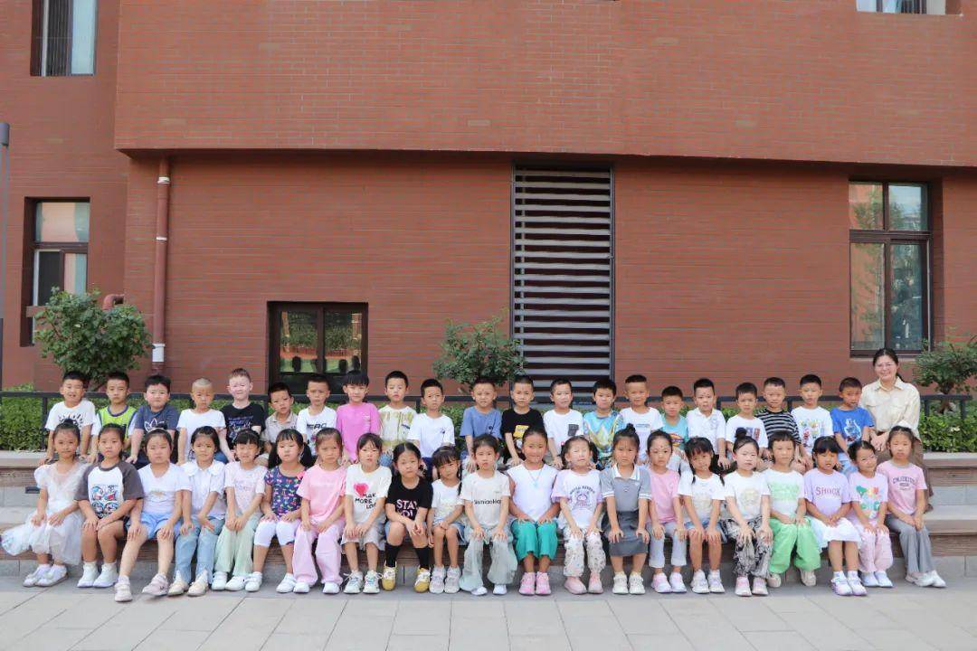 雁塔三小开展新生训练营活动_带着_小学_小萌