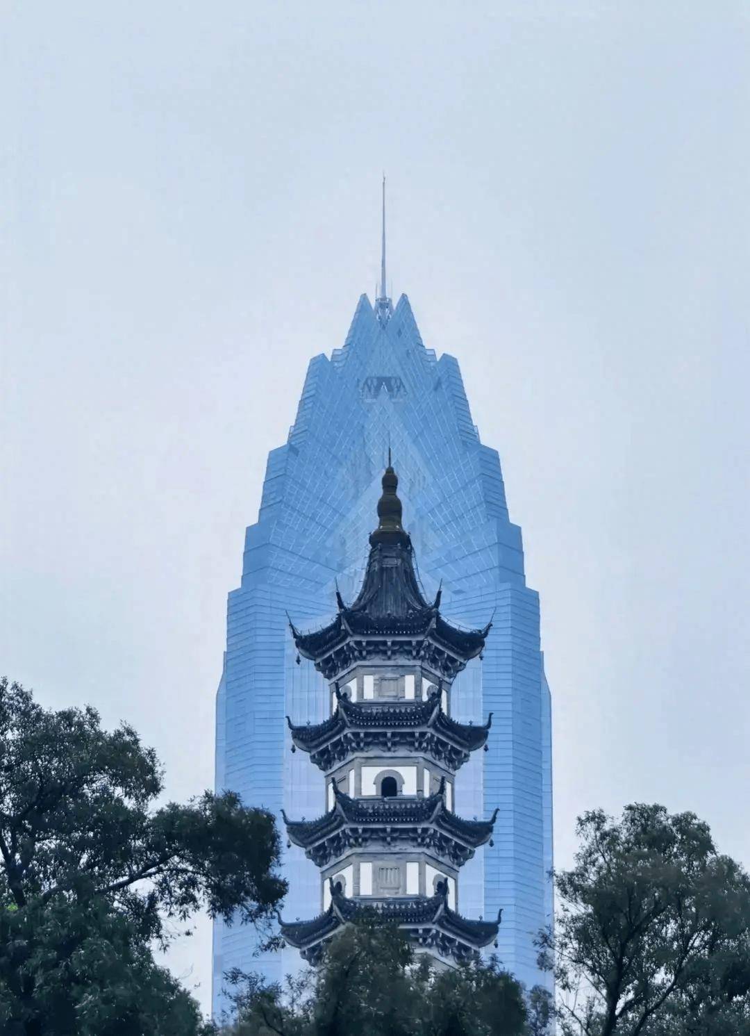 见证了东瓯国的兴衰; 白鹿洞书院,传扬着朱熹的理学; 江心屿上的双塔
