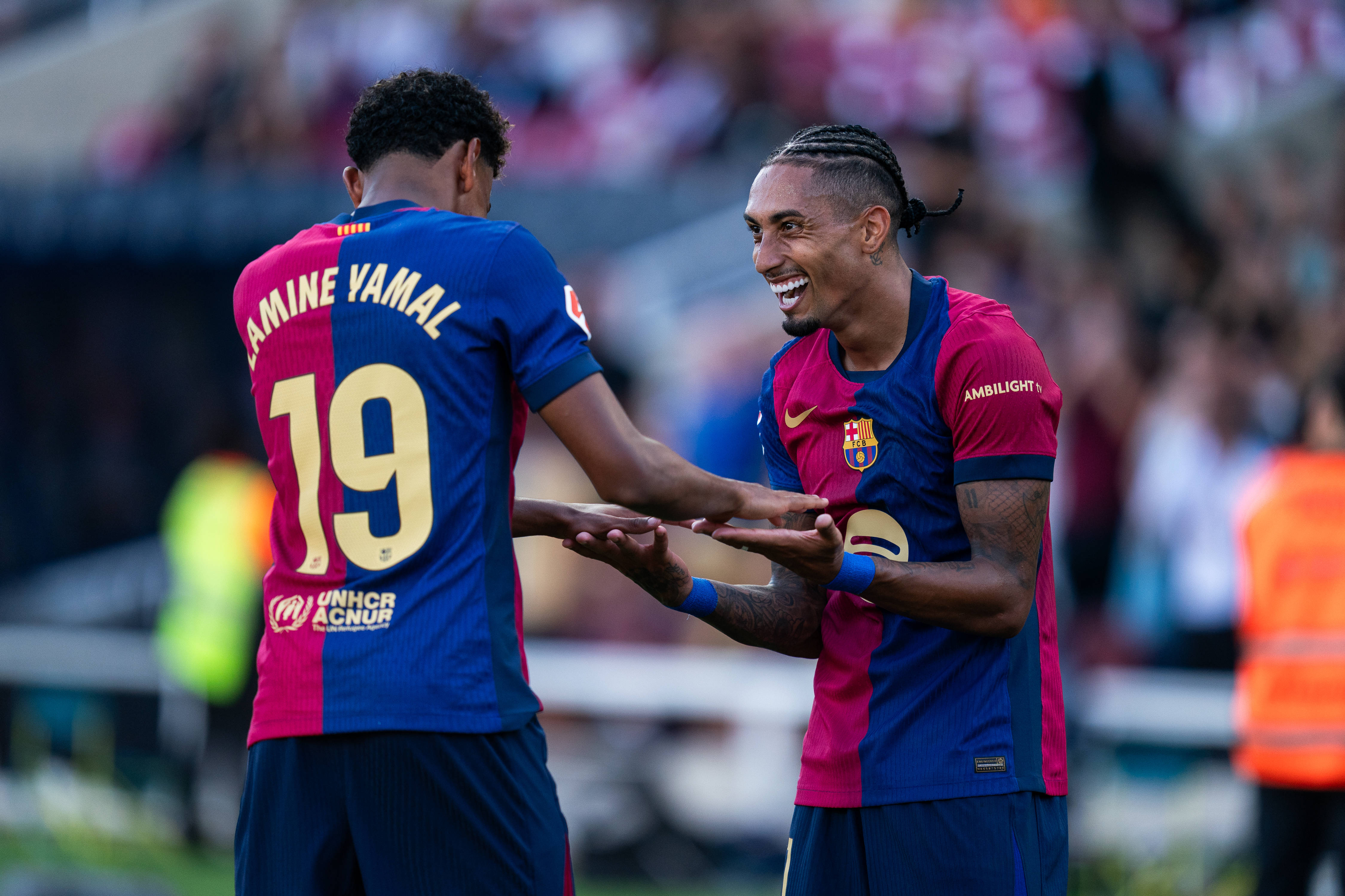 西甲综合 | 巴萨七球大胜 四战全胜领跑_拉菲尼亚_亚马尔_禁区