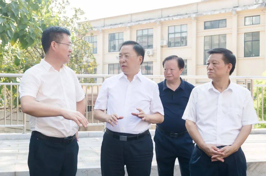 湖南湘江新区(长沙高新区)党工委书记,岳麓区委书记谭勇带队调研西苑