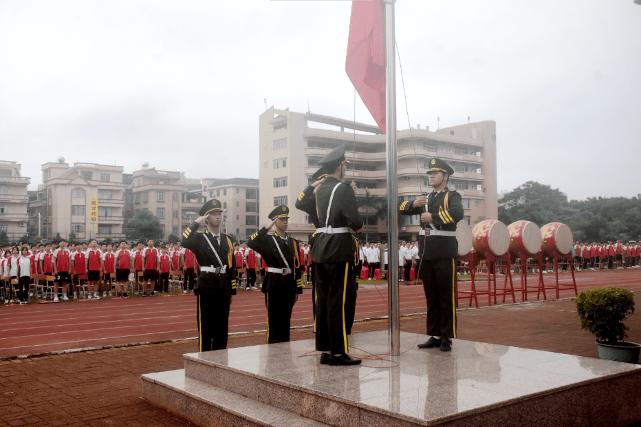 阳春二中举行2024-2025学年复办初中第一学期开学典礼9月2日,阳春市
