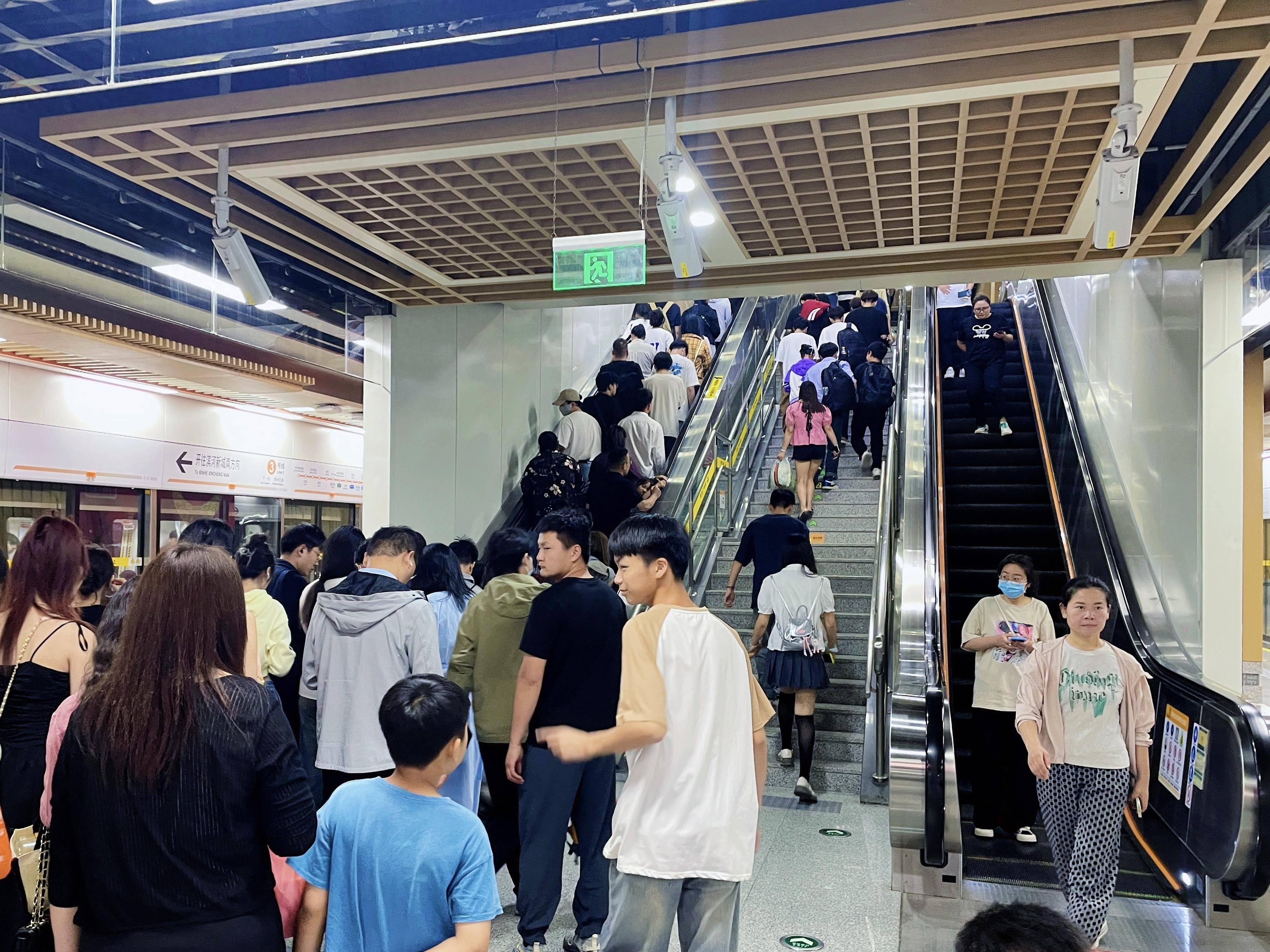 55万人次!郑州中建深铁3号线暑运成绩单出炉_乘客_服务_客流
