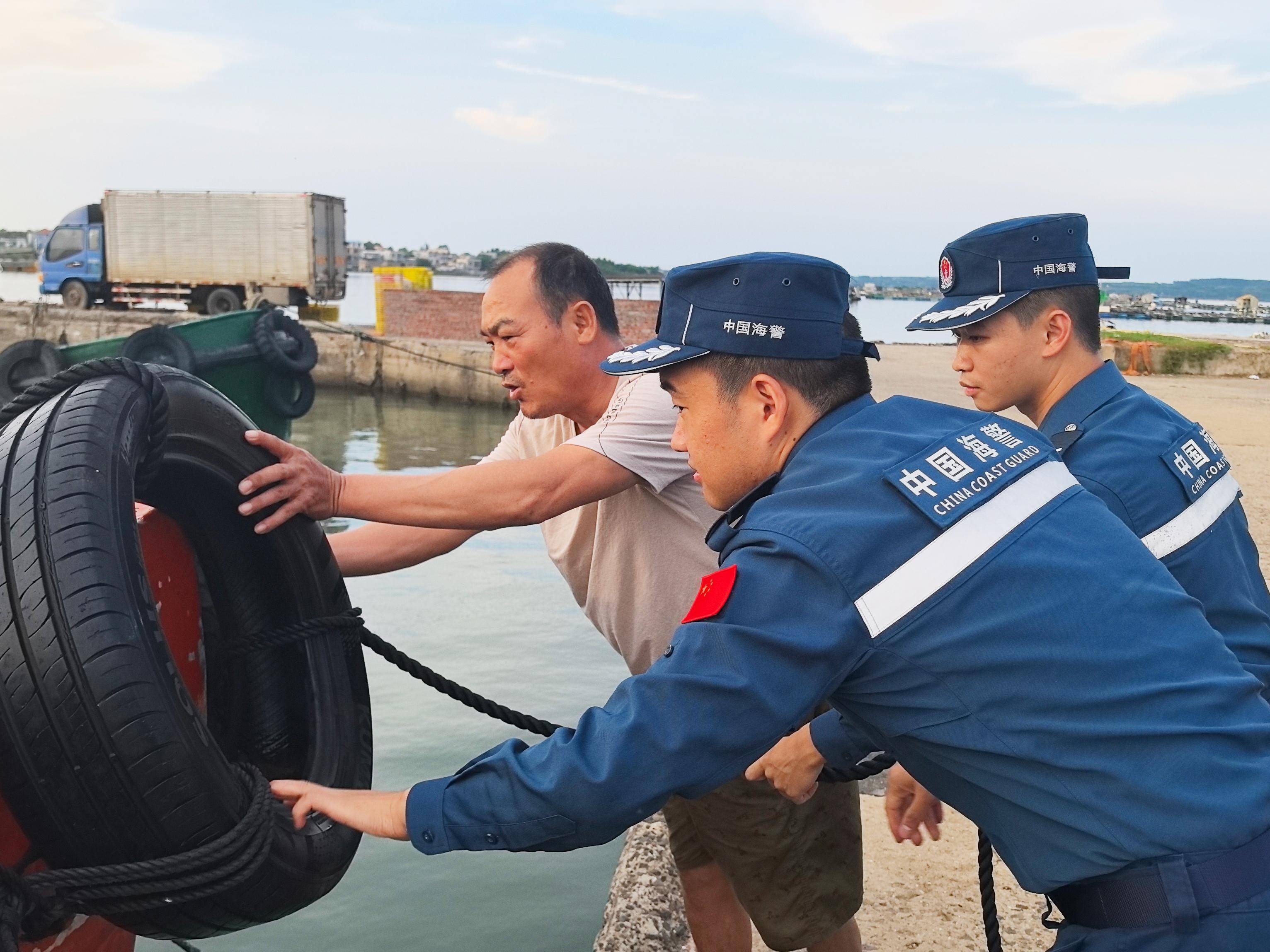 台风"摩羯"来袭,湛江海警全力筑牢辖区安全屏障