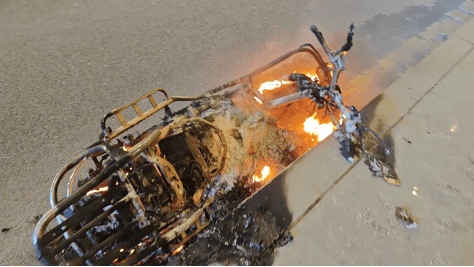 起火原因系电池单体故障.电动自行车品牌为"常力",于2021年1